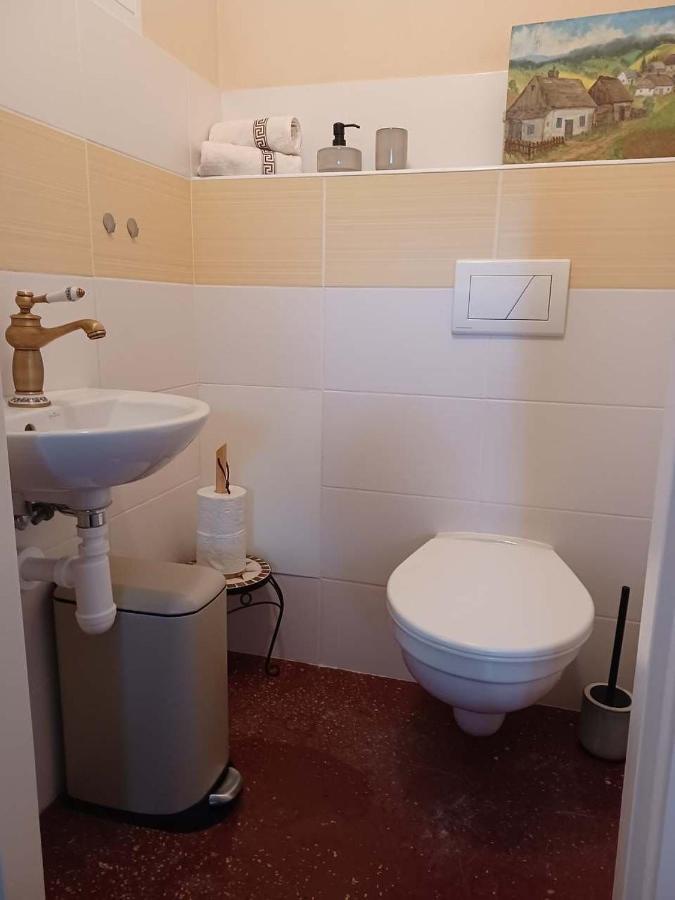 Ubytovani V Soukromi Na Sadove 906 - Valtice Exterior foto